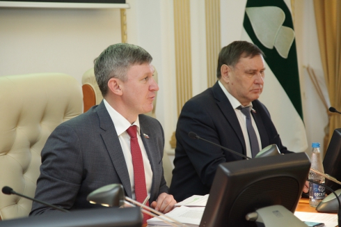Депутаты требуют пересмотреть траты на развитие автомобильных дорог в Зауралье. «Необходимо эффективно использовать каждый рубль»
