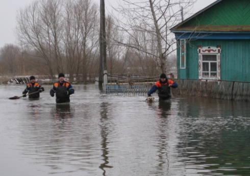 Вода в Далматово прибывает: затоплено 30 дворов и 6 домов