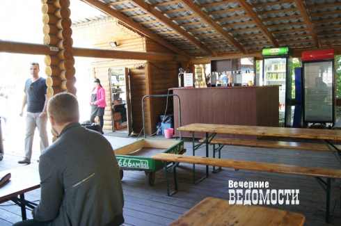 «Пива нет, но вы держитесь». Екатеринбургский ЦПКиО оставили без алкоголя (ФОТО)