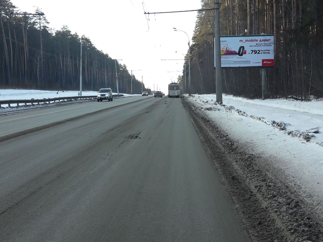 ГИБДД: в Екатеринбурге из-за плохой уборки дорог страдают люди ГИБДД: в Екатеринбурге из-за плохой уборки дорог страдают люди