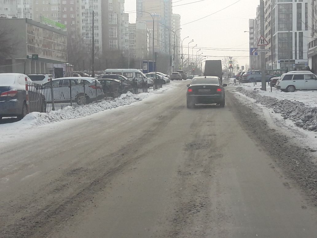 ГИБДД: в Екатеринбурге из-за плохой уборки дорог страдают люди ГИБДД: в Екатеринбурге из-за плохой уборки дорог страдают люди