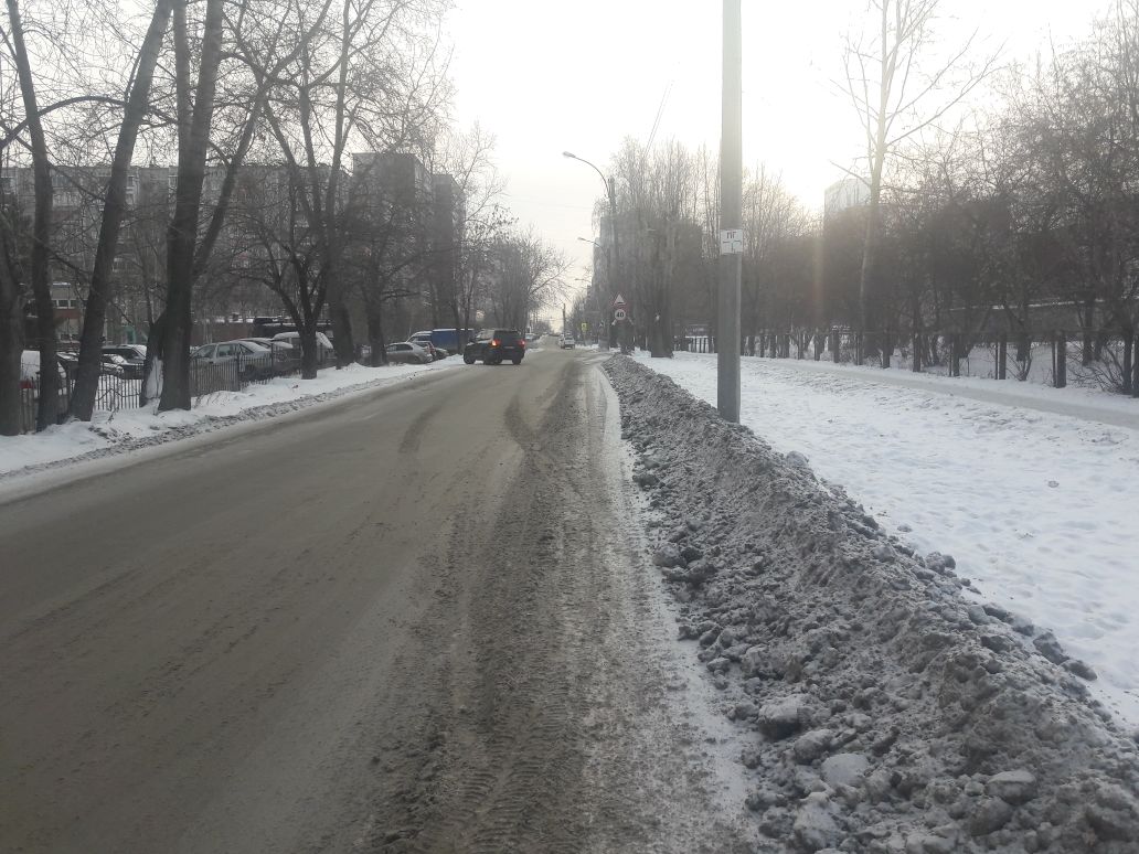 ГИБДД: в Екатеринбурге из-за плохой уборки дорог страдают люди ГИБДД: в Екатеринбурге из-за плохой уборки дорог страдают люди