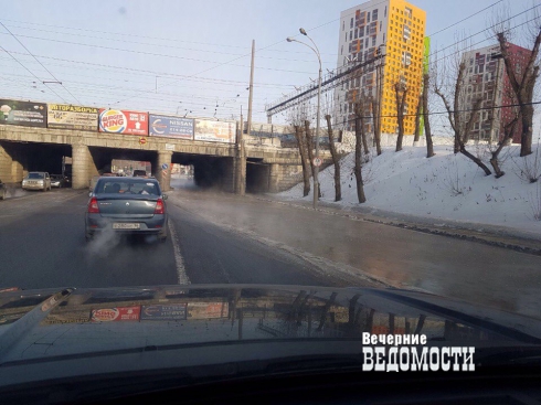 В Екатеринбурге парализовано движение троллейбусов в сторону Уралмаша