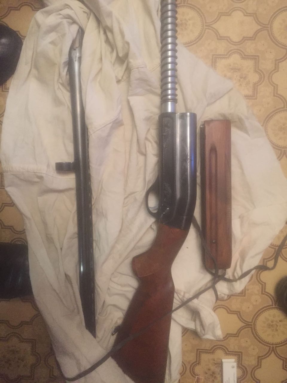 В квартире на Эльмаше нашли нелегальный арсенал В квартире на Эльмаше нашли нелегальный арсенал