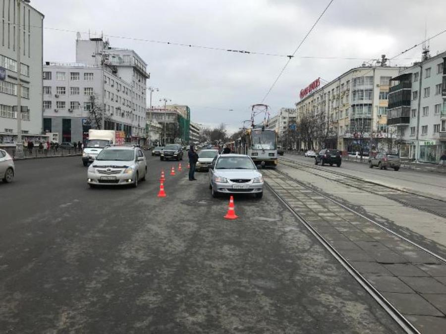 ГИБДД: сводка происшествий на территории Свердловской области за 2 апреля 2018 года ГИБДД: сводка происшествий на территории Свердловской области за 2 апреля 2018 года