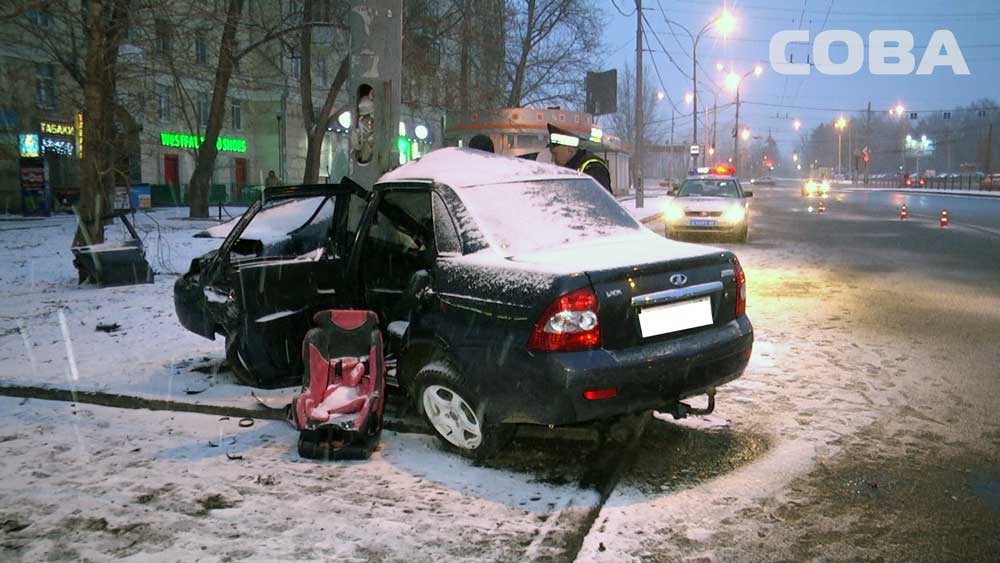 В ДТП на проспекте Космонавтов погиб молодой человек В ДТП на проспекте Космонавтов погиб молодой человек