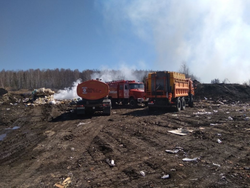 Открытое горение мусора на несанкционированной свалке в Екатеринбурге ликвидировано