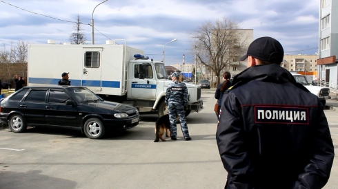 Задержан мужчина, подозреваемый в убийстве жены в Сысерти. Труп нашли в диване