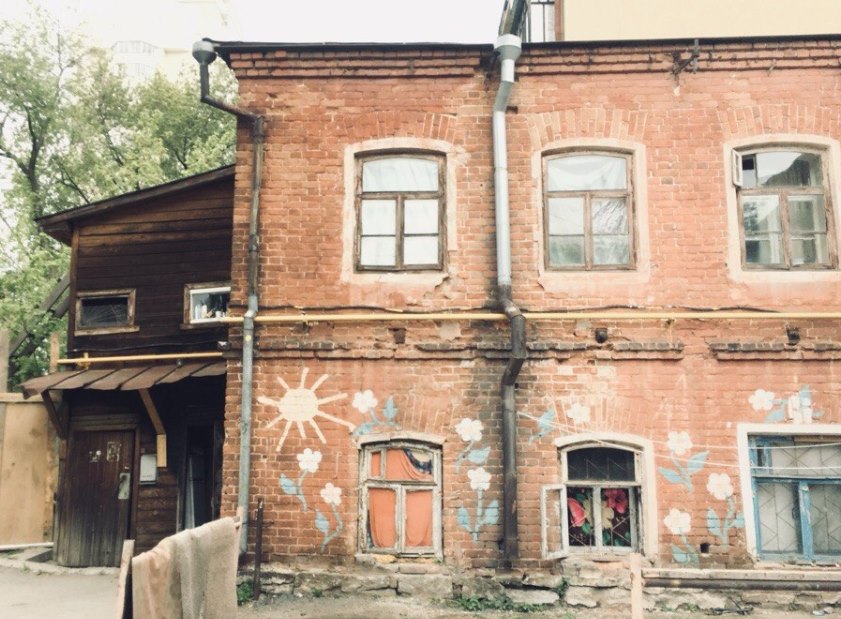 В Екатеринбурге волонтёры своими силами отремонтируют старинный дом на Вайнера В Екатеринбурге волонтёры своими силами отремонтируют старинный дом на Вайнера