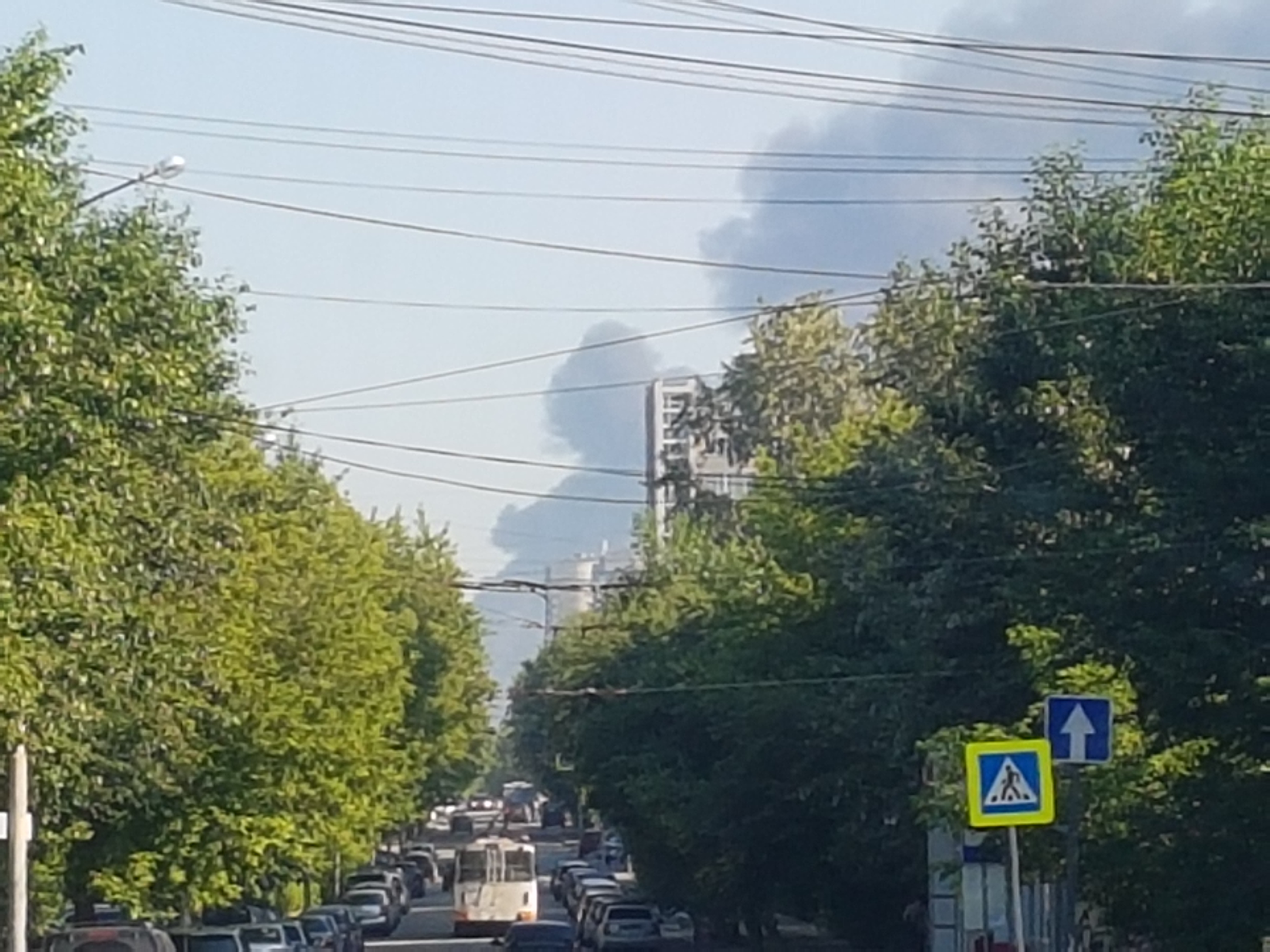 Крупный пожар в Екатеринбурге: горят склады на Совхозной Крупный пожар в Екатеринбурге: горят склады на Совхозной