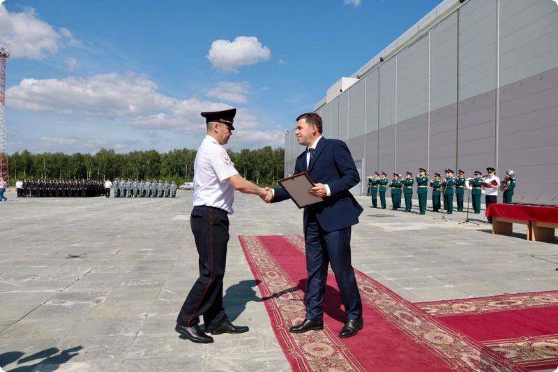 Евгений Куйвашев наградил полицейских за обеспечение правопорядка во время ЧМ-2018