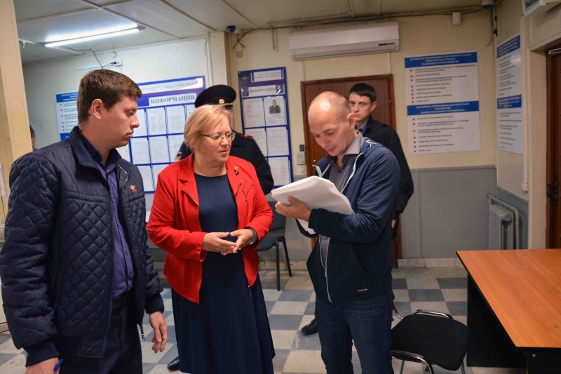 Правозащитники посетили подразделения ГИБДД в Екатеринбурге Правозащитники посетили подразделения ГИБДД в Екатеринбурге