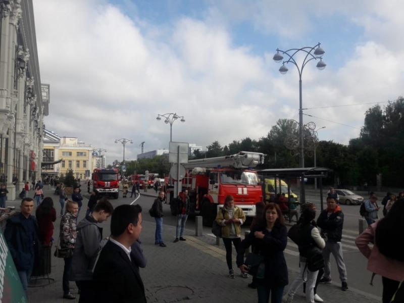 В Екатеринбурге утром загорелся «Гринвич». Эвакуировано 500 человек В Екатеринбурге утром загорелся «Гринвич». Эвакуировано 500 человек