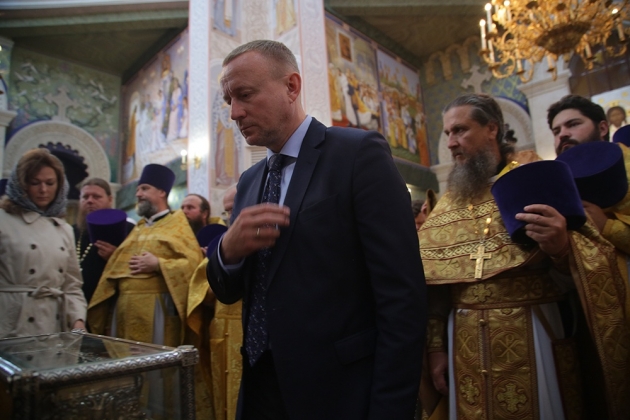 Евгений Куйвашев поклонился мощам святителя Спиридона Тримифунтского в Храме на Крови Евгений Куйвашев поклонился мощам святителя Спиридона Тримифунтского в Храме на Крови