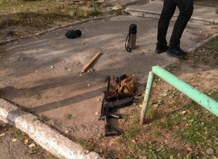 В Свердловской области бывший спецназовец открыл стрельбу по полицейским, приехавшим на вызов В Свердловской области бывший спецназовец открыл стрельбу по полицейским, приехавшим на вызов