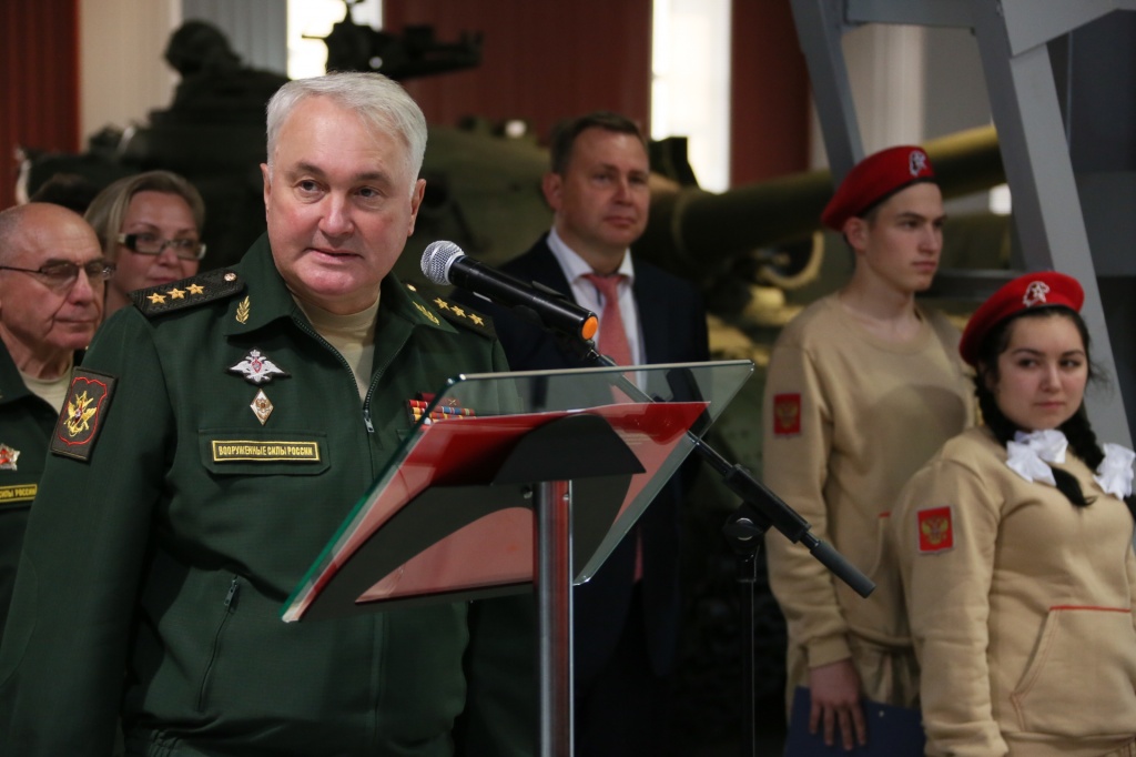 Молодых тагильчан принял в ряды «Юнармии» заместитель Шойгу Молодых тагильчан принял в ряды «Юнармии» заместитель Шойгу