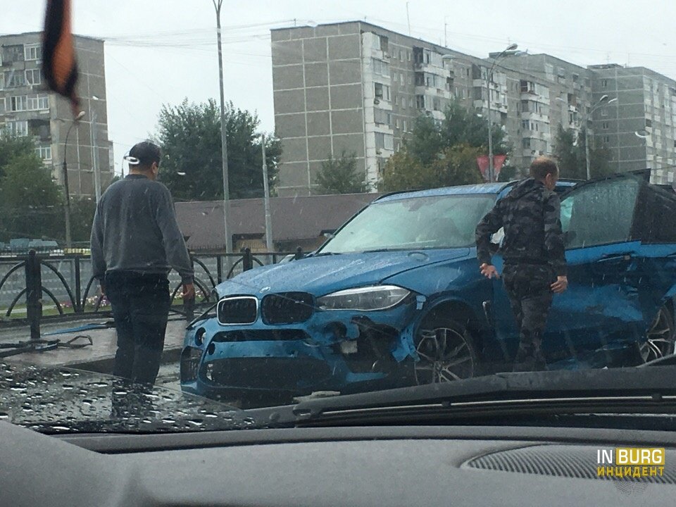 В Екатеринбурге дождь стал причиной нескольких ДТП В Екатеринбурге дождь стал причиной нескольких ДТП
