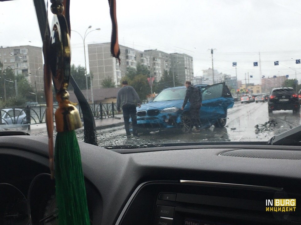 В Екатеринбурге дождь стал причиной нескольких ДТП В Екатеринбурге дождь стал причиной нескольких ДТП