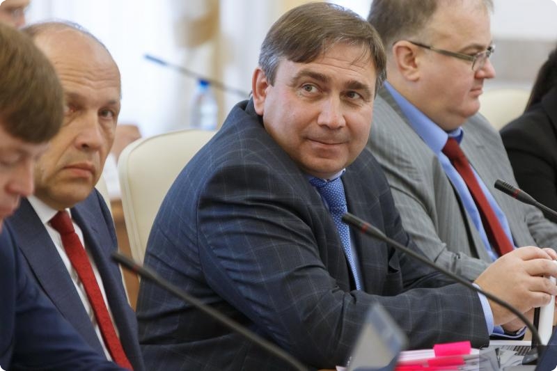 «Мы делаем не для отчетов, а для людей»: Евгений Куйвашев потребовал выполнения планов по благоустройству «Мы делаем не для отчетов, а для людей»: Евгений Куйвашев потребовал выполнения планов по благоустройству