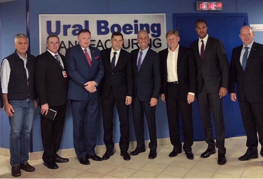 Евгений Куйвашев и руководство Boeing открыли новое производство в «Титановой долине» Евгений Куйвашев и руководство Boeing открыли новое производство в «Титановой долине»