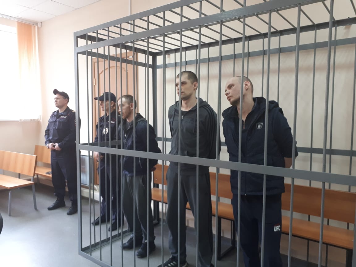 Вынесен приговор налетчикам на ломбард на проспекте Космонавтов Вынесен приговор налетчикам на ломбард на проспекте Космонавтов