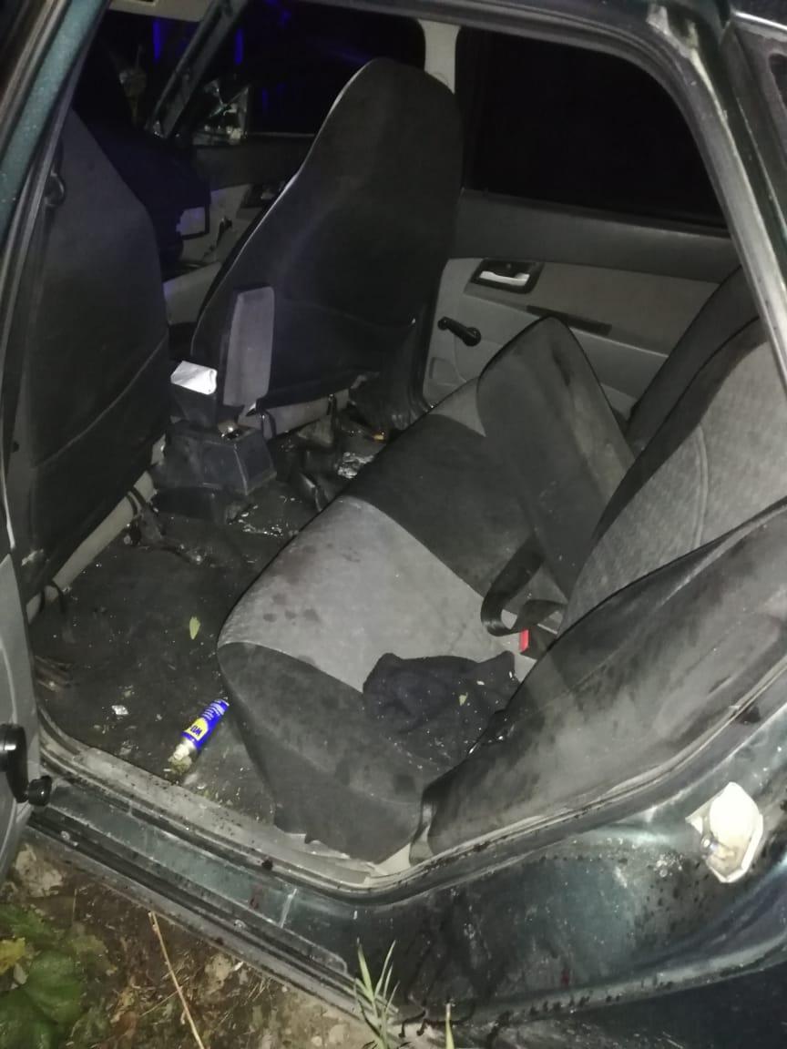 В Сухом Логу пьяная компания пыталась скрыться от инспекторов ДПС В Сухом Логу пьяная компания пыталась скрыться от инспекторов ДПС
