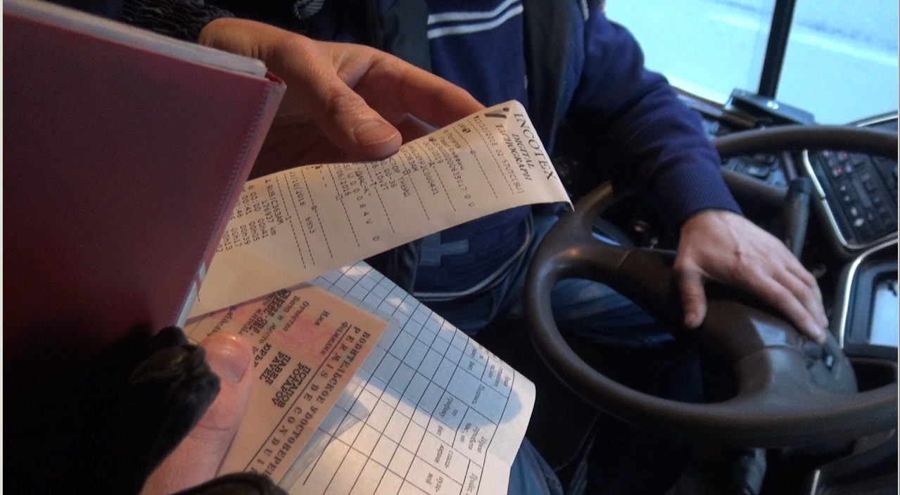 ГИБДД начала массовые проверки автобусов в Свердловской области ГИБДД начала массовые проверки автобусов в Свердловской области