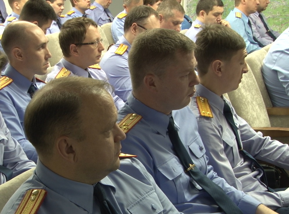 Глава свердловского СУ СКР потребовал усилить профилактику преступлений среди несовершеннолетних Глава свердловского СУ СКР потребовал усилить профилактику преступлений среди несовершеннолетних