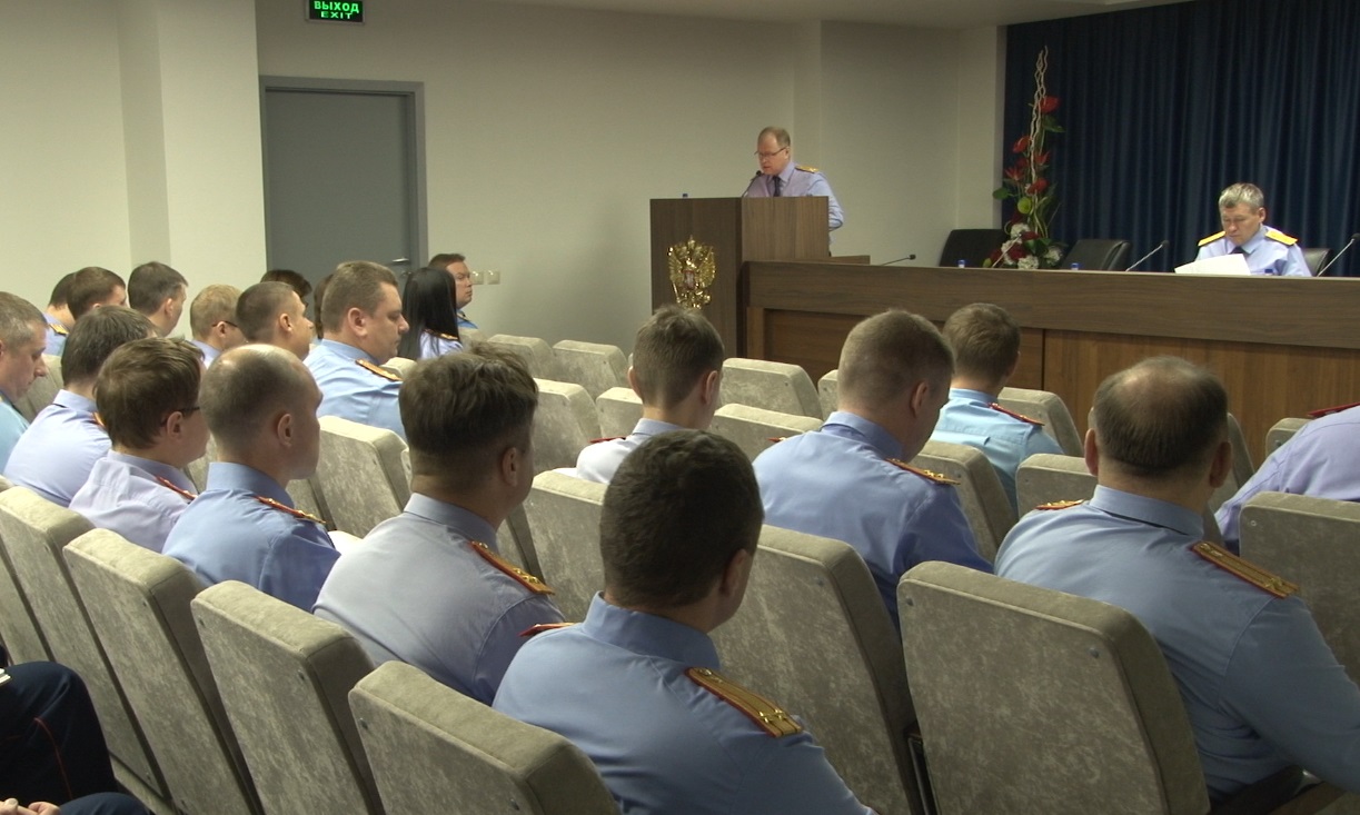 Глава свердловского СУ СКР потребовал усилить профилактику преступлений среди несовершеннолетних Глава свердловского СУ СКР потребовал усилить профилактику преступлений среди несовершеннолетних
