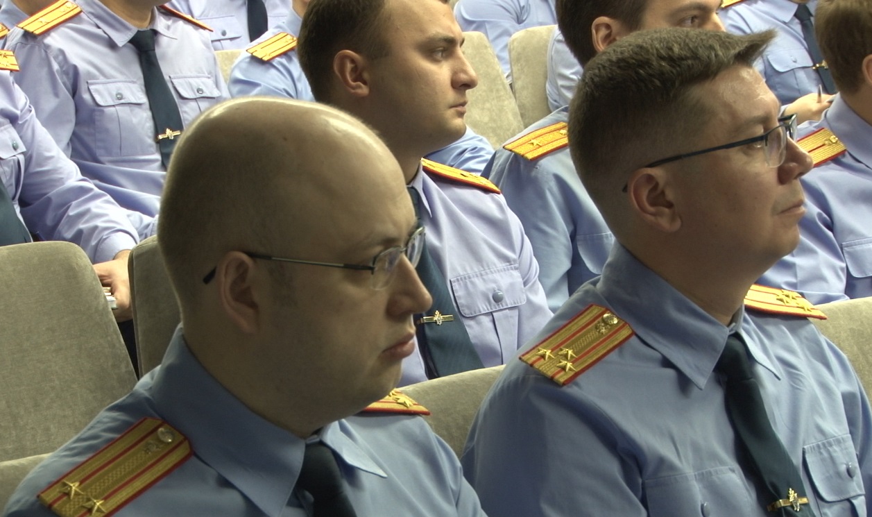 Глава свердловского СУ СКР потребовал усилить профилактику преступлений среди несовершеннолетних Глава свердловского СУ СКР потребовал усилить профилактику преступлений среди несовершеннолетних