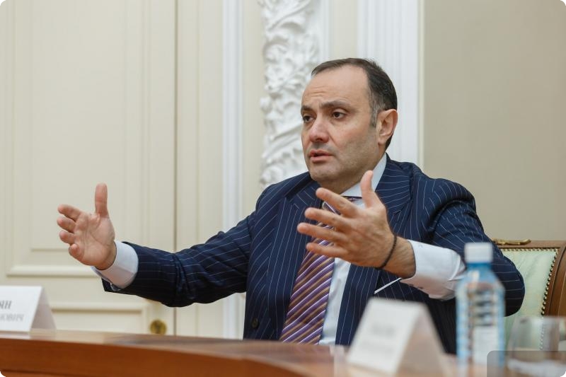 Евгений Куйвашев встретился с послом Армении в РФ Варданом Тоганяном Евгений Куйвашев встретился с послом Армении в РФ Варданом Тоганяном