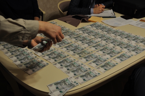 ФСБ задержала за крупное взяточничество бывшего вице-губернатора Зауралья Романа Ванюкова