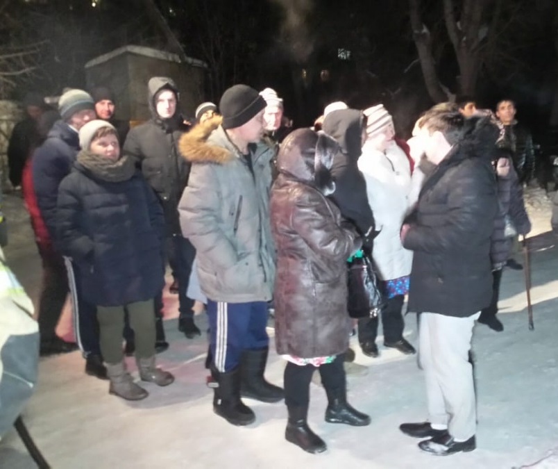 В Екатеринбурге мужчина факелом поджёг коммунальную квартиру В Екатеринбурге мужчина факелом поджёг коммунальную квартиру
