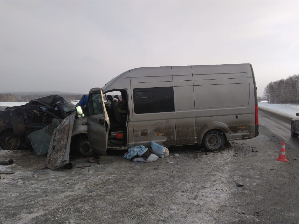 Один человек погиб, еще восемь получили травмы в ДТП под Нижними Сергами