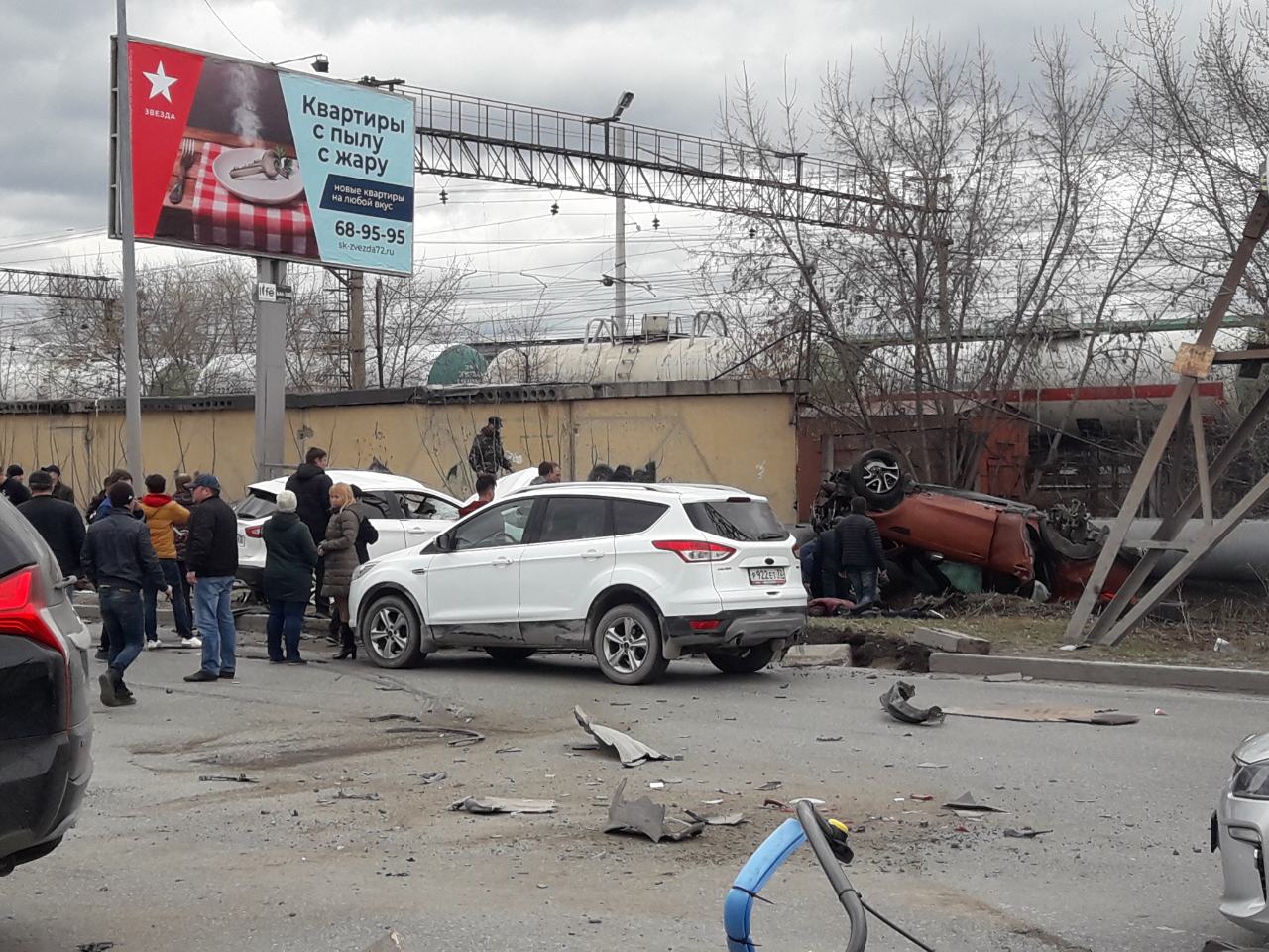 Жуткая авария в Тюмени попала на видео Жуткая авария в Тюмени попала на видео