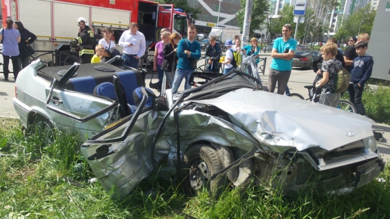 В Екатеринбурге в результате ДТП пострадал восьмимесячный ребенок В Екатеринбурге в результате ДТП пострадал восьмимесячный ребенок