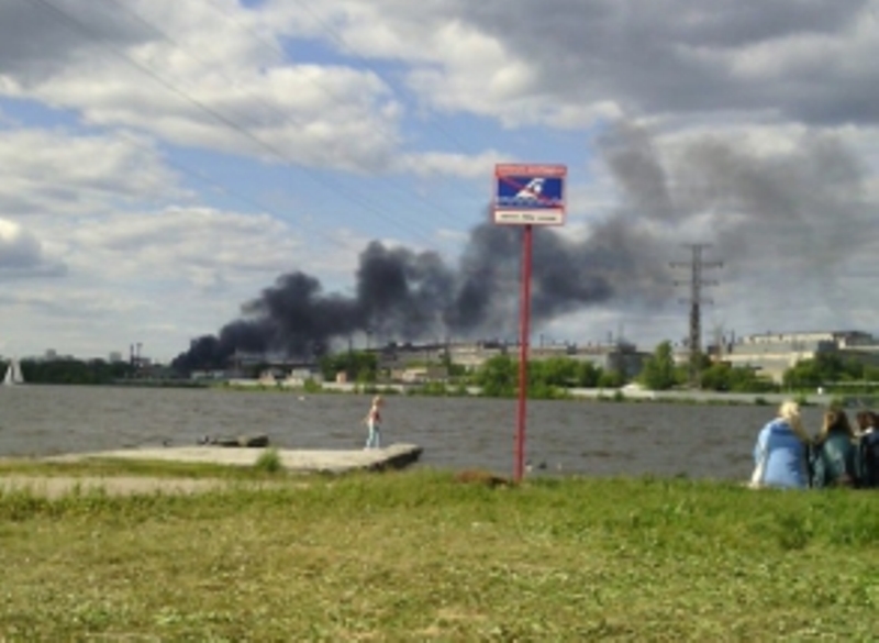 В Екатеринбурге горят склады на Сортировке В Екатеринбурге горят склады на Сортировке