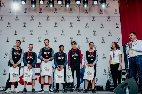 Катя IOWA выступила на фестивале KFC BATTLE FEST в Екатеринбурге