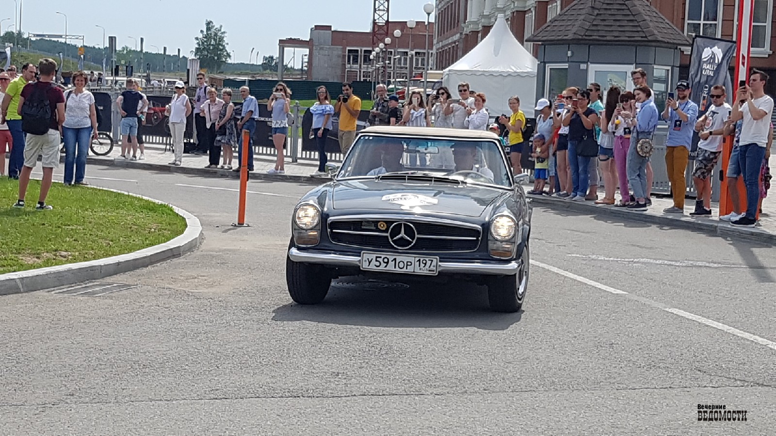 В Верхней Пышме состоялось открытие этапа главного ретро-ралли страны