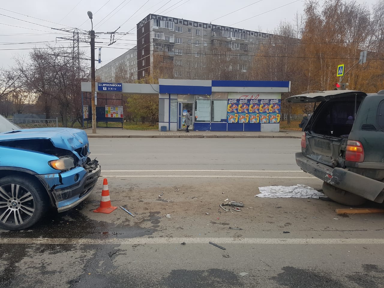 На Уралмаше при столкновении иномарок пострадали двое детей