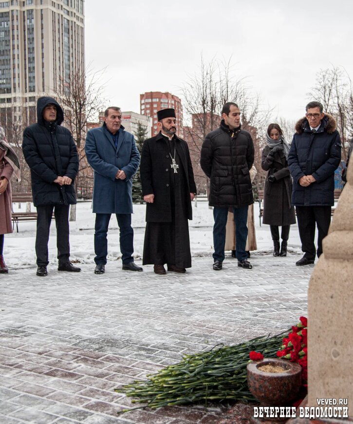 В Екатеринбурге почтили память жертв разрушительного землетрясения в Армении