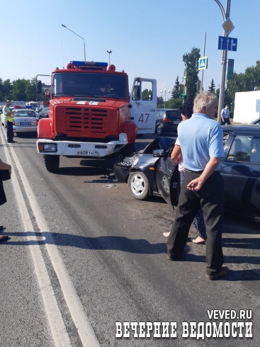 В Первоуральске произошло ДТП с участием пожарной машины 