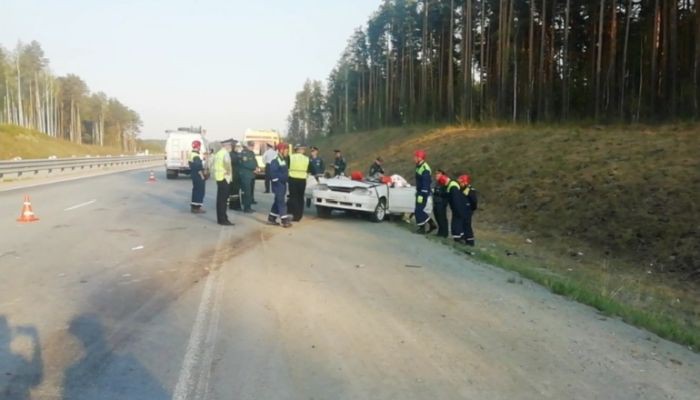 В ДТП на ЕКАД погибли трое взрослых и ребенок