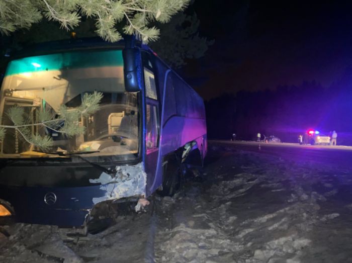 На трассе Екатеринбург – Курган в ДТП с автобусом погиб водитель Mitsubishi